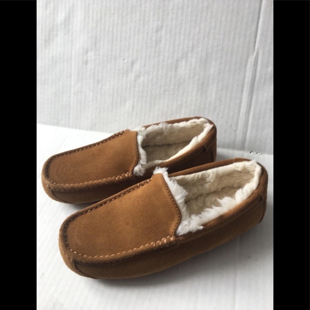 Koolaburra by UGG Tan/ Chestnut Slippers - Picture 7 of 16